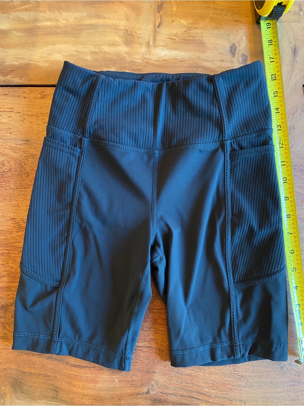 Mondetta Black Ribbed High-Waist Bike Shorts with Side Pockets